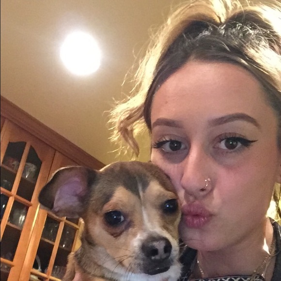 Meet your Posher, Alexis - Picture 1 of 1