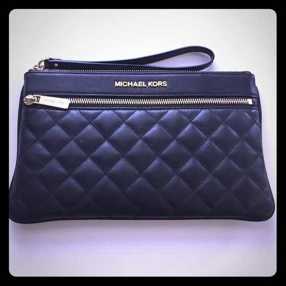 Michael Kors Multi Pocket Wristlet