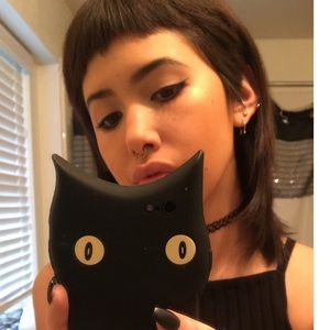 Meet your Posher, Chloe