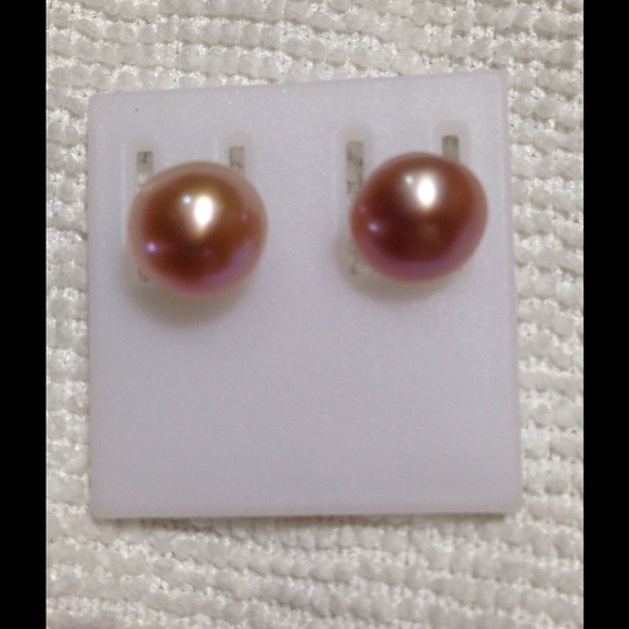 Pink pearl stud earrings - Picture 4 of 4