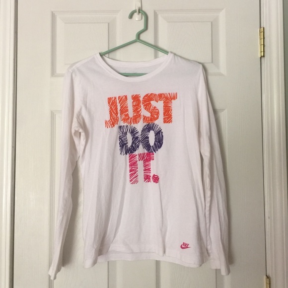 Nike long sleeve tee.