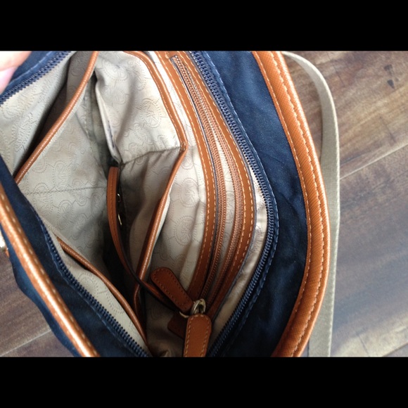 Michael kors cross body! - Picture 3 of 3