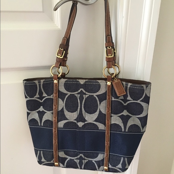 Coach shoulder bag - Picture 3 of 3