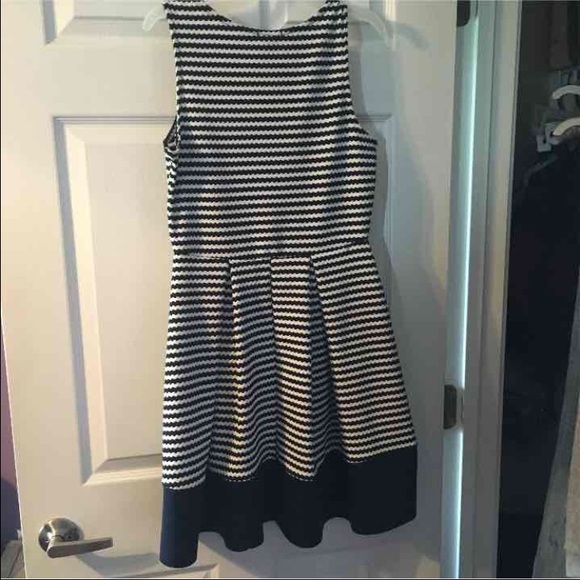 Sun dress - Picture 2 of 2