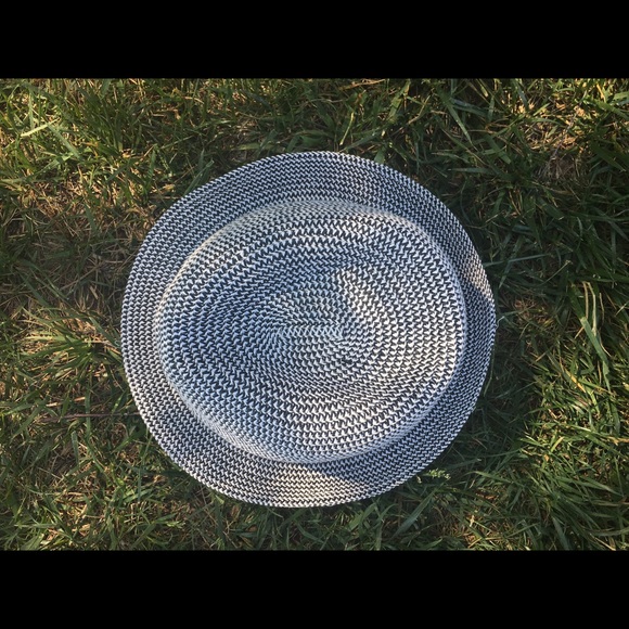 Grey Hat - Picture 2 of 3