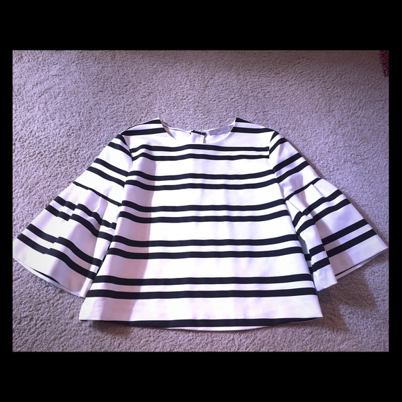 Super cute Zara top size small