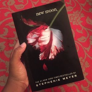 Twilight: New Moon Book