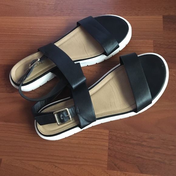 Flatform sandals
