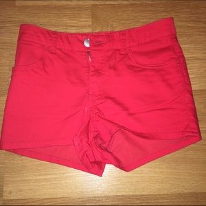 Red high waisted shorts💎