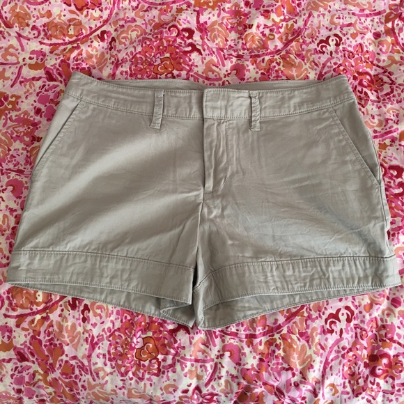 ‼️SOLD‼️Gap Khaki shorts