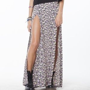 FLORAL Brandy Melville Kariely Maxi Skirt