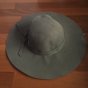 Gray floppy hat