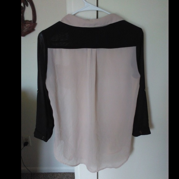 Color block blouse - Picture 2 of 3
