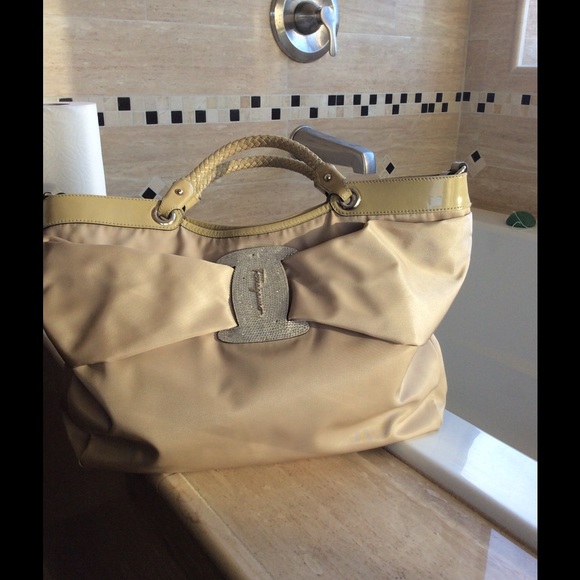 Salvatore Ferragamo Iside Tote
