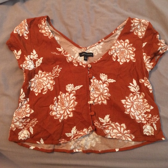 Kendall & Kylie shirt