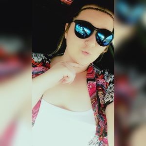 Meet your Posher, Brooke