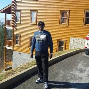 Meet your Posher, Lloyd