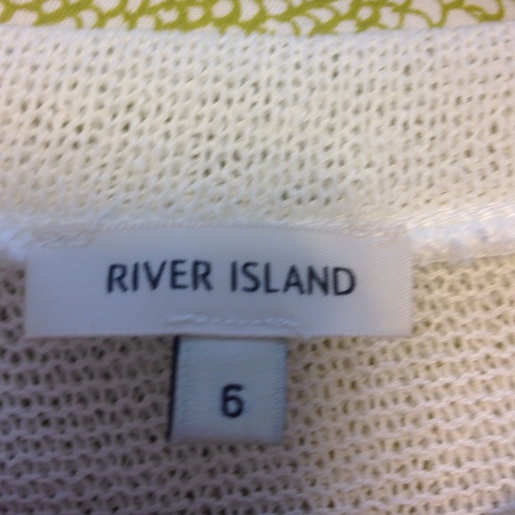 River Island split back top - Picture 3 of 4
