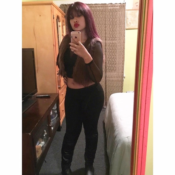 Meet your Posher, Raquel - Picture 1 of 1