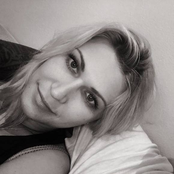 Meet your Posher, Tiana - Picture 1 of 1