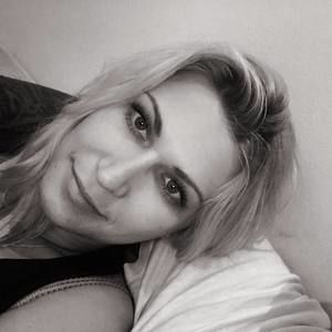 Meet your Posher, Tiana