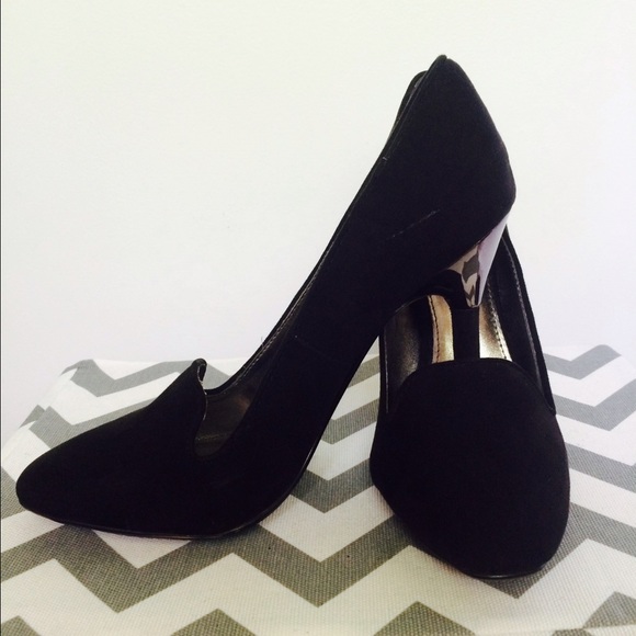Black suede and chrome accent pumps