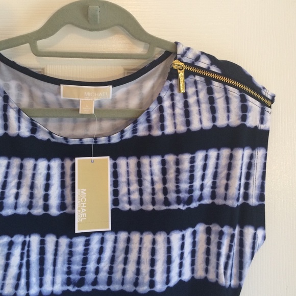 Michael Kors Tops - 💥FLASH SALE💥 MK zipper top!