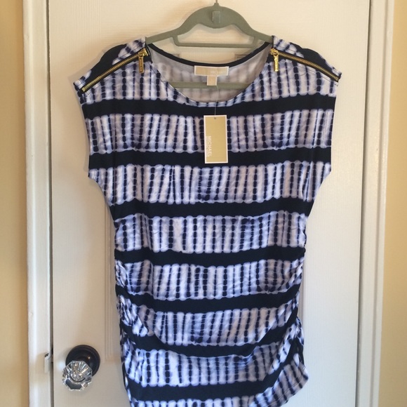 💥FLASH SALE💥 MK zipper top! - Picture 2 of 4