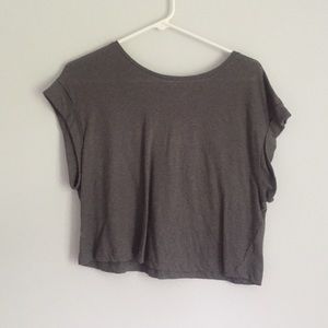 Cropped grey t-shirt