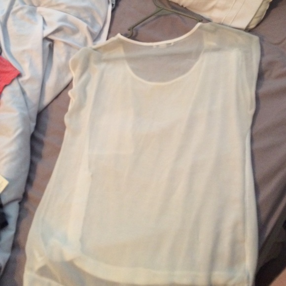 white top - Picture 2 of 2