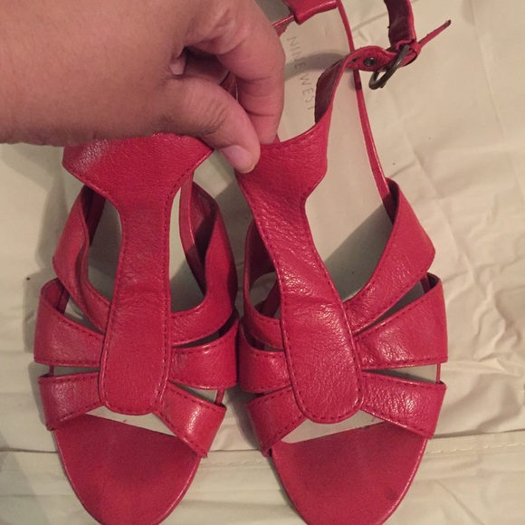 Leather red sandal with wood heel - Picture 1 of 3