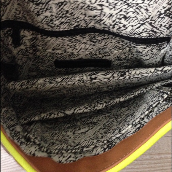 Rebecca Minkoff Studded Quilted Affair Bag Tan - Picture 3 of 4