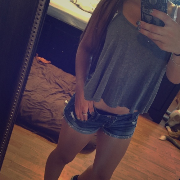 Gray crop tank top