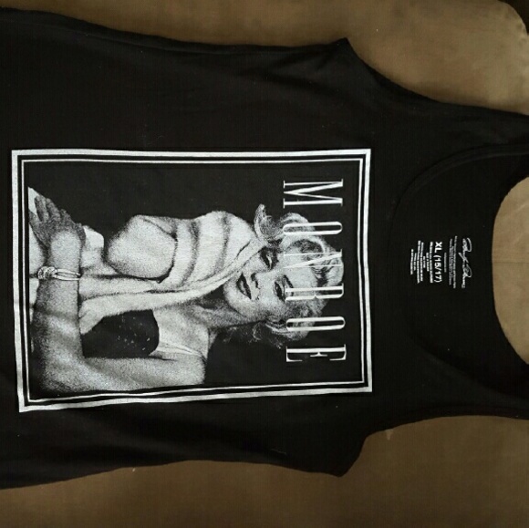 Marilyn Monroe stretchy tank!