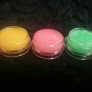 Set of 3 lip scrubs