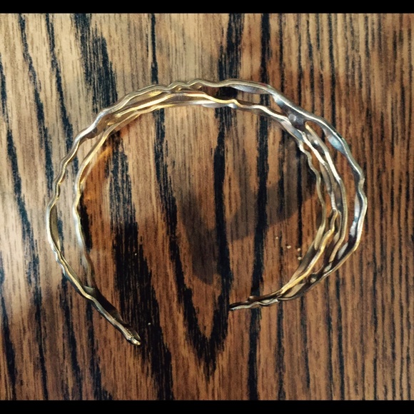 🌻Beautiful Gold Bracelet 🌻 - Picture 3 of 3