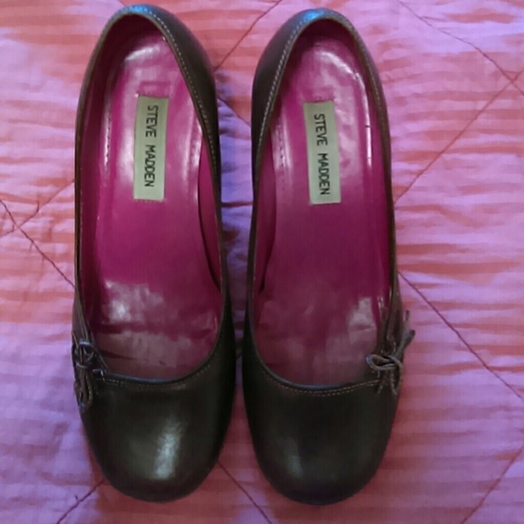 Steve Madden 6 1/2B Violet Leather Upper