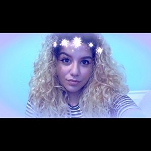 Meet your Posher, Julissa