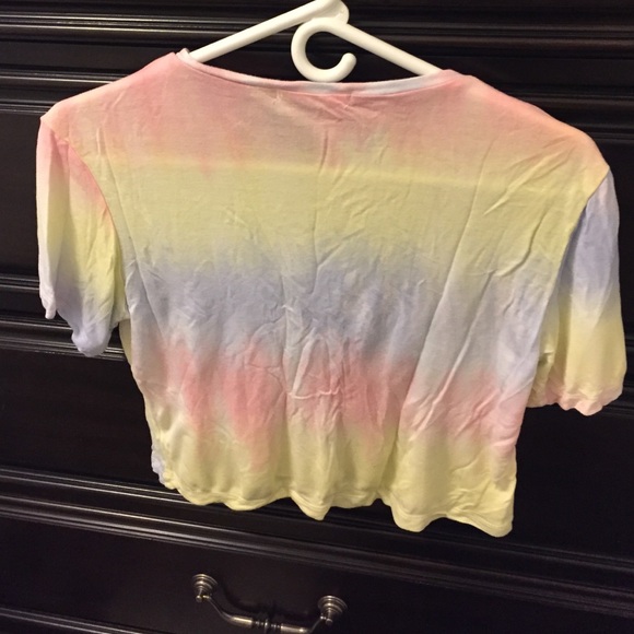 Brandy Melville Crop top - Picture 2 of 2