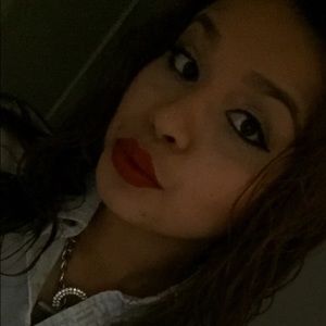 Meet your Posher, Alexandra