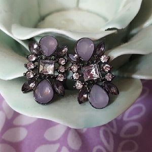 Beautiful studded earrings!