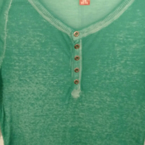 No Boundaries Sheer Green 3/4 Sleeve Tee - Picture 2 of 4