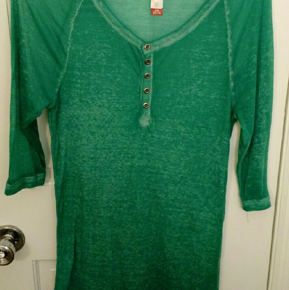 No Boundaries Sheer Green 3/4 Sleeve Tee - Picture 3 of 4