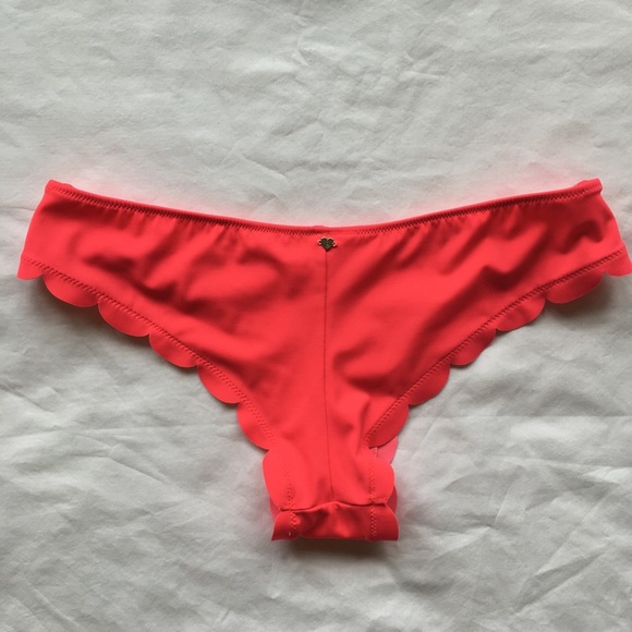 PINK SCALLOPED MINI BIKINI BOTTOM