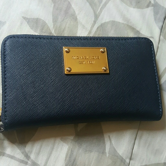 Michael Kors wallet sold