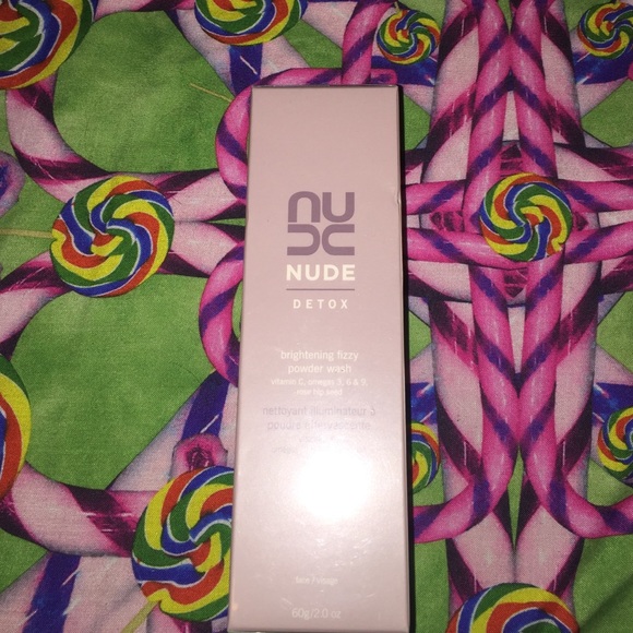 Nude Brightening Fizzy Powder Face Wash