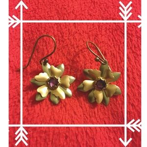 Aluminum floral earring in pink and gold petals🌸