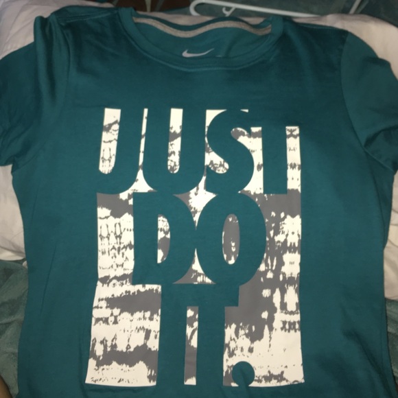 Nike slim fit Tee