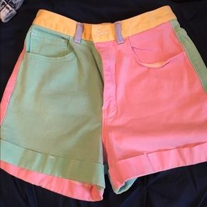 Multi-colored high-waist shorts