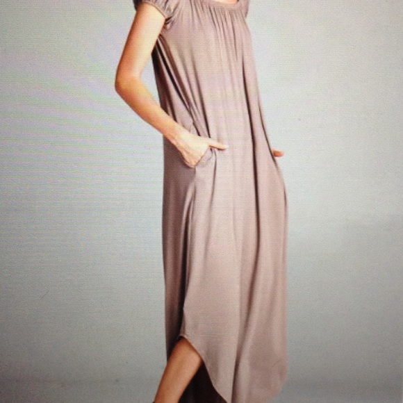 OFF THE SHOULDER MAXI DRESS-PRICE IS FIRM - Picture 2 of 4